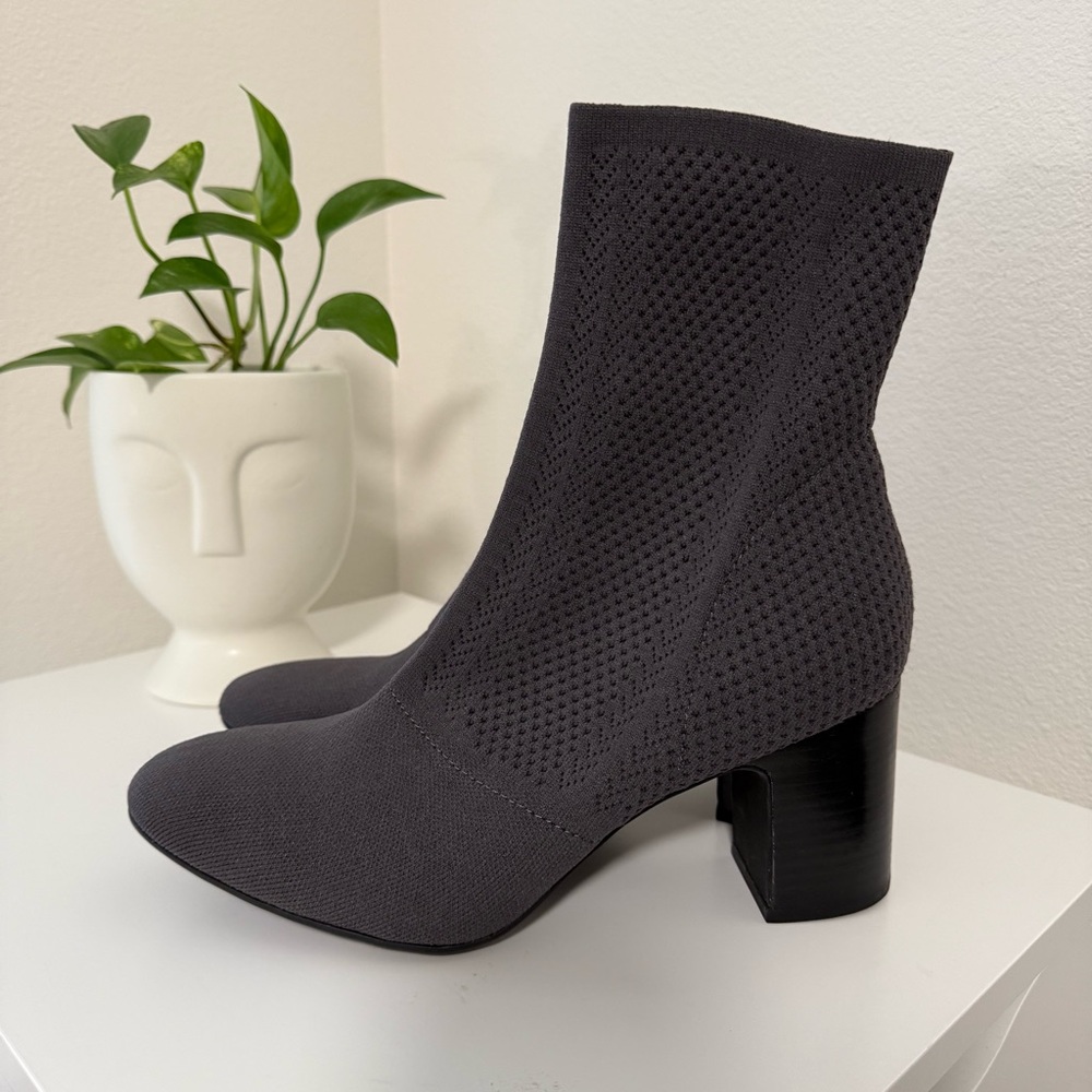 BORN Meggs Gray Sock Boots Pull-On Block Heel Booties  Size 10